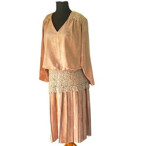 Desiree‎ 80's Women's Tan Dropped Lace Waist Pleated Skirt Tan Dress, Size 17/18